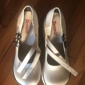 selling demonia platforms